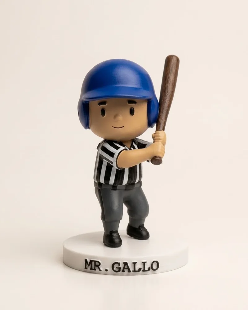 Ninotet de jugador de beisbol amb la base gravada «Mr. Gallo»